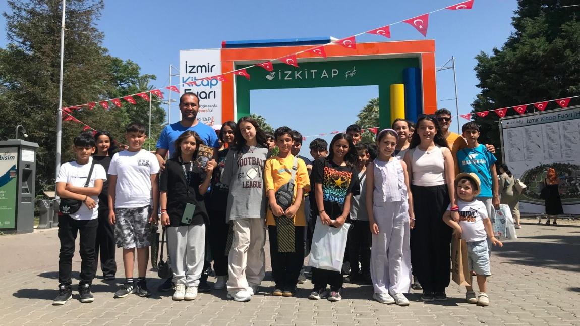 Okulumuzun İzmir Kitap Fuarı ve Hayvanat Bahçesi Gezisi